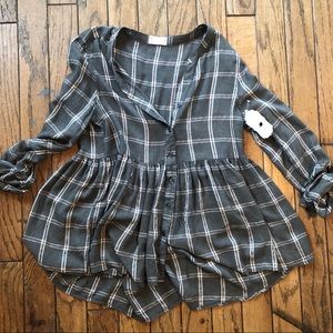 Altar’d State Plaid “peplum” grey top SZ L